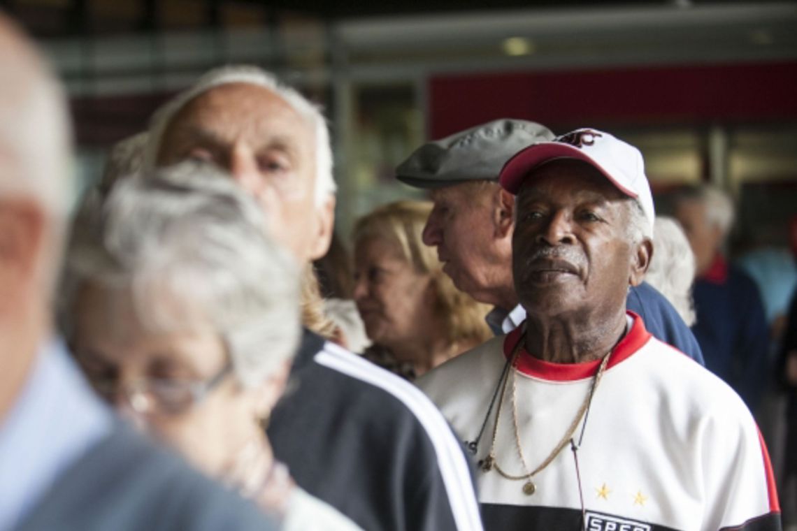 Aposentados relatam “chuva de ligações”, empréstimos à revelia e até ameaça