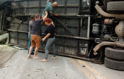 tragedia 400x255 - Tragédia em Vargem Alta: Ônibus tomba, deixa mortos e feridos