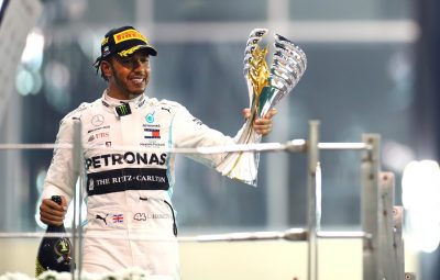 Hamilton 400x255 - GP de Abu Dhabi: Hamilton vence última corrida do ano e fica a sete vitórias de igualar Schumacher