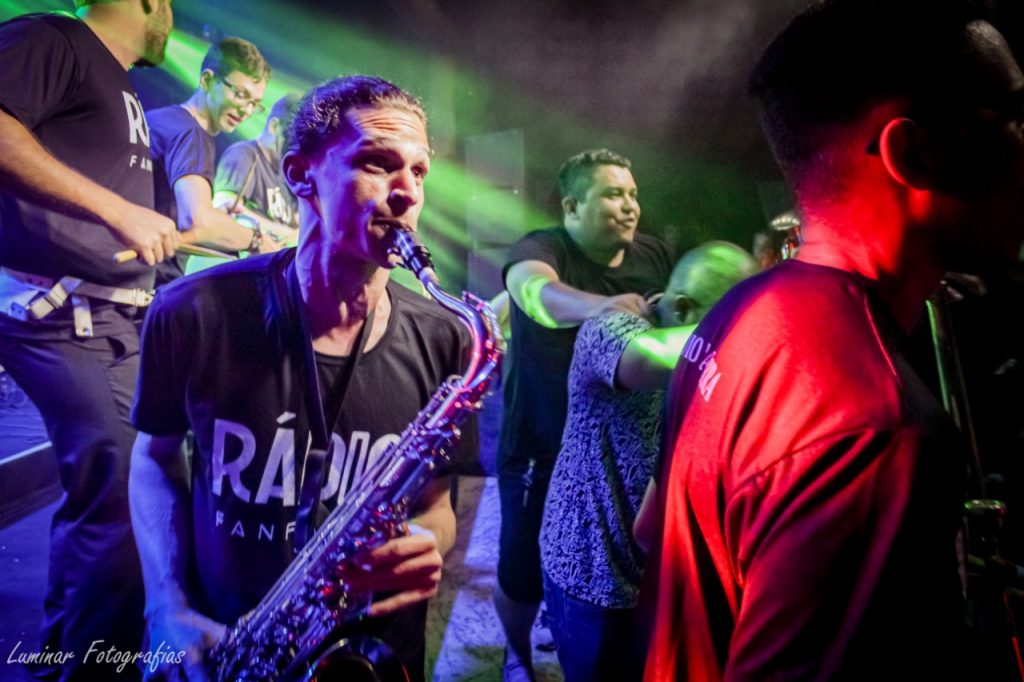 Banda Rádio Fanfarra, Mistura de Agito e Irreverência em terras Capixabas WhatsApp Image 2020 01 08 at 08.50.03 1 1024x682 - Banda Rádio Fanfarra, Mistura de Agito e Irreverência em terras Capixabas