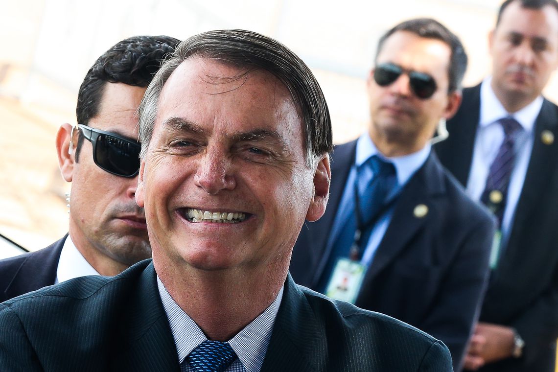 ‘A gasolina tá barata, o gás tá barato’, diz Bolsonaro a apoiadores