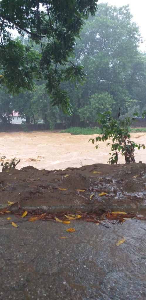 WhatsApp Image 2020 02 29 at 16.02.46 498x1024 - Chuvas deste sábado deixa população de Iconha em alerta