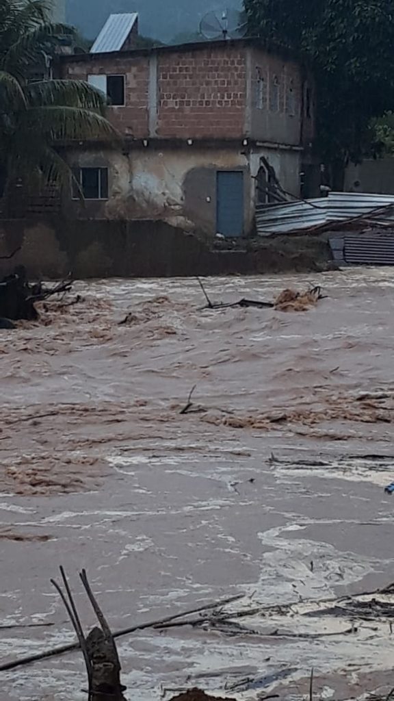 WhatsApp Image 2020 02 29 at 16.04.32 576x1024 - Chuvas deste sábado deixa população de Iconha em alerta