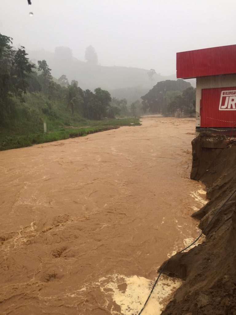 WhatsApp Image 2020 02 29 at 16.10.15 768x1024 - Chuvas deste sábado deixa população de Iconha em alerta