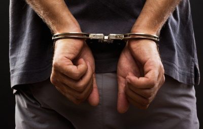 preso 400x255 - Suspeito de chefiar quadrilha de roubo de carretas é preso no ES