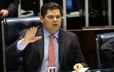 Davi Alcolumbre 400x255 - Davi Alcolumbre testa positivo para coronavírus