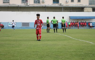 VITINHO 400x255 - Vitinho festeja primeiro gol como profissional no VilaVelhense