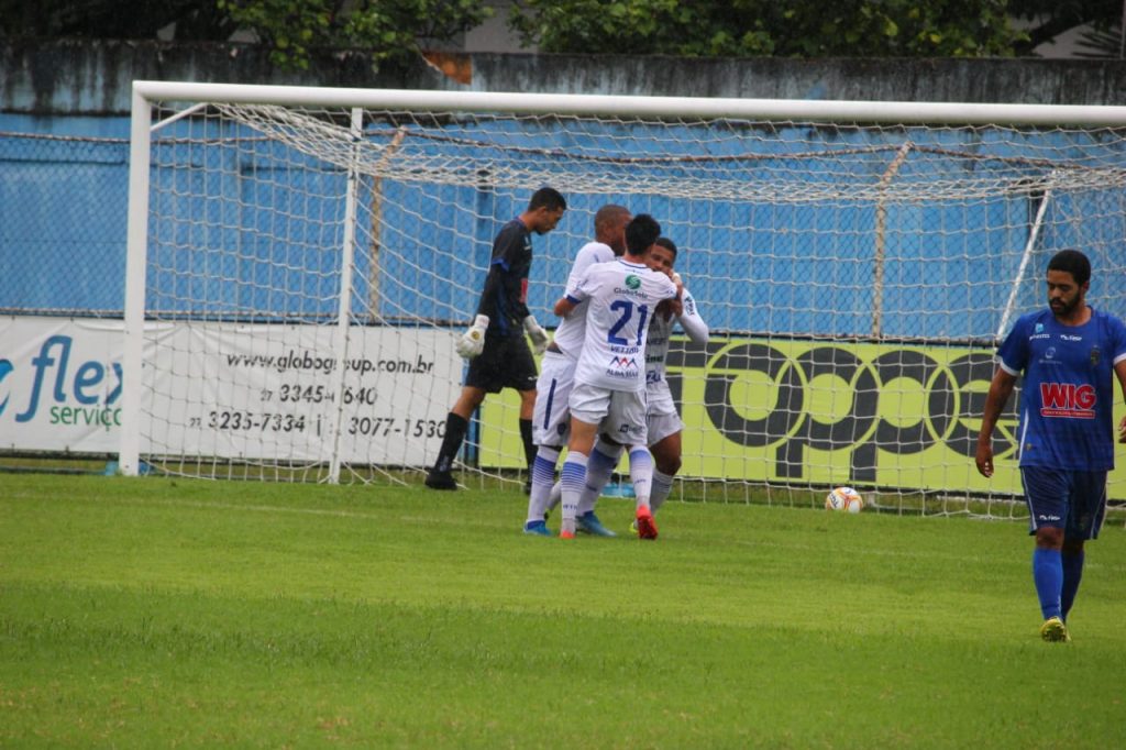 efbe352c d757 4764 8d42 0cccc2af1852 1024x682 - Sem dó nem piedade: Vitória aplica goleada história em cima do Linhares