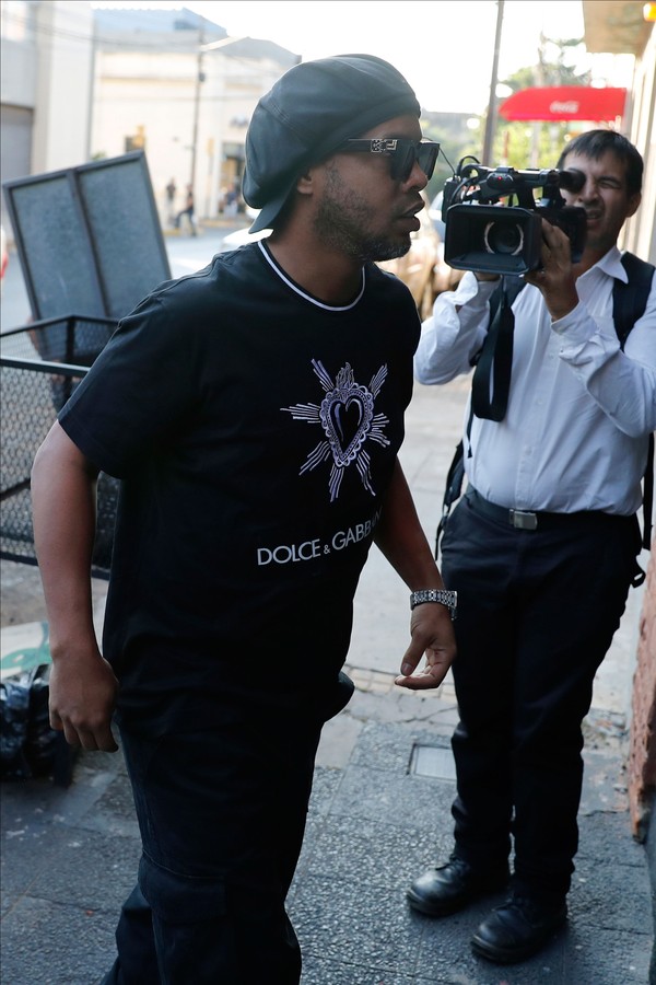 MP do Paraguai diz que número do passaporte de Ronaldinho pertence a uma mulher