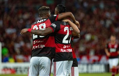 flamengo abraco 1 400x255 - Flamengo fecha acordo com jogadores para redução de 25% dos salários