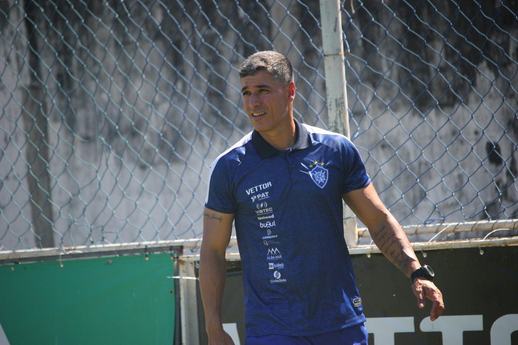 vitoria goleiro 1 1024x683 - Preparador de goleiros do Vitória realiza trabalhos virtuais durante a paralisação do futebol