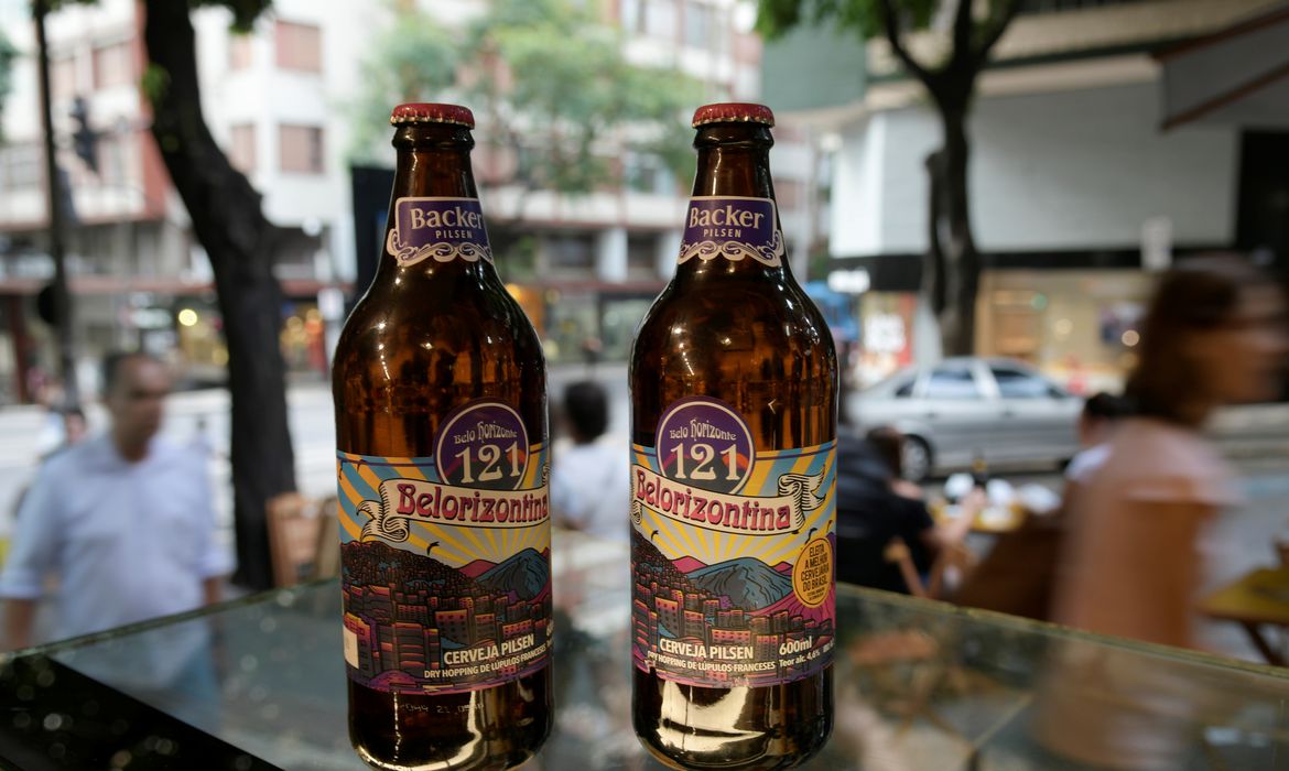 Polícia indicia 11 funcionários da cervejaria Backer por contaminação