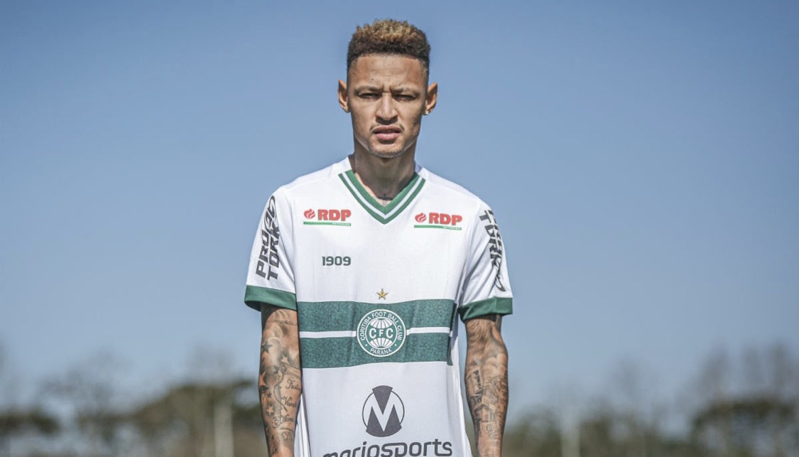 Coritiba oficializa contratação de Neilton até o fim de 2022