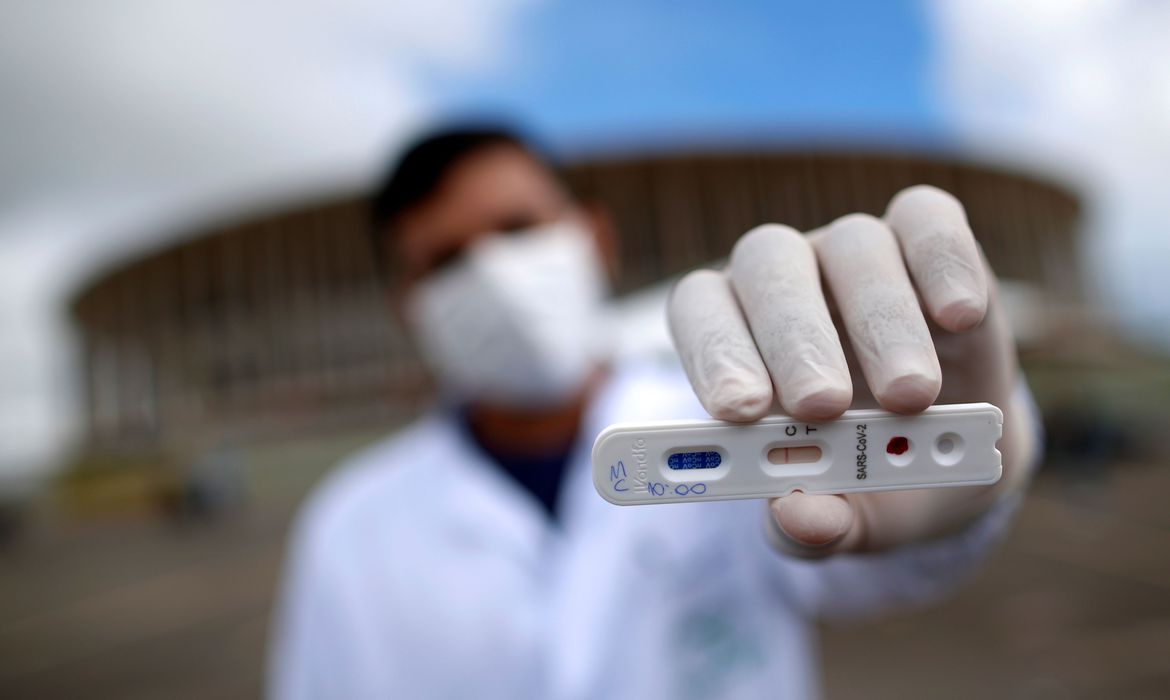 Novo coronavírus entrou no Brasil de forma distinta pelo menos cem vezes