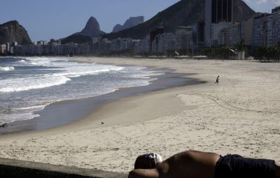 rio de janeiro coronavirus praia vazia 400x255 - Rio mantém proibição de permanência na areia das praias