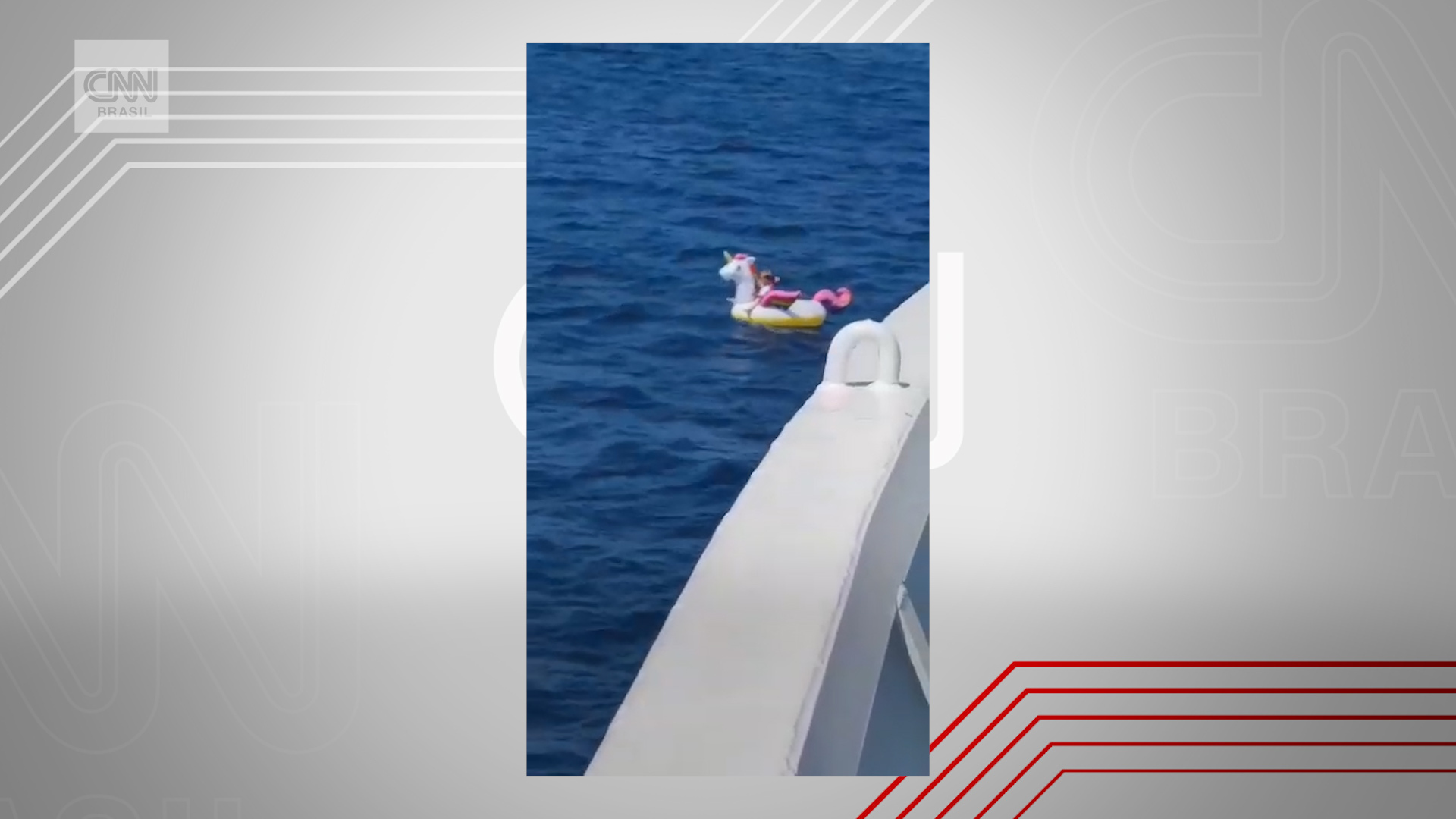 Menina de 4 anos é resgatada em alto mar na Grécia em unicórnio inflável