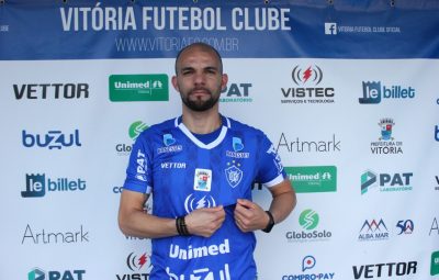 gladistone 400x255 - Vitória contrata ex zagueiro da seleção brasileira
