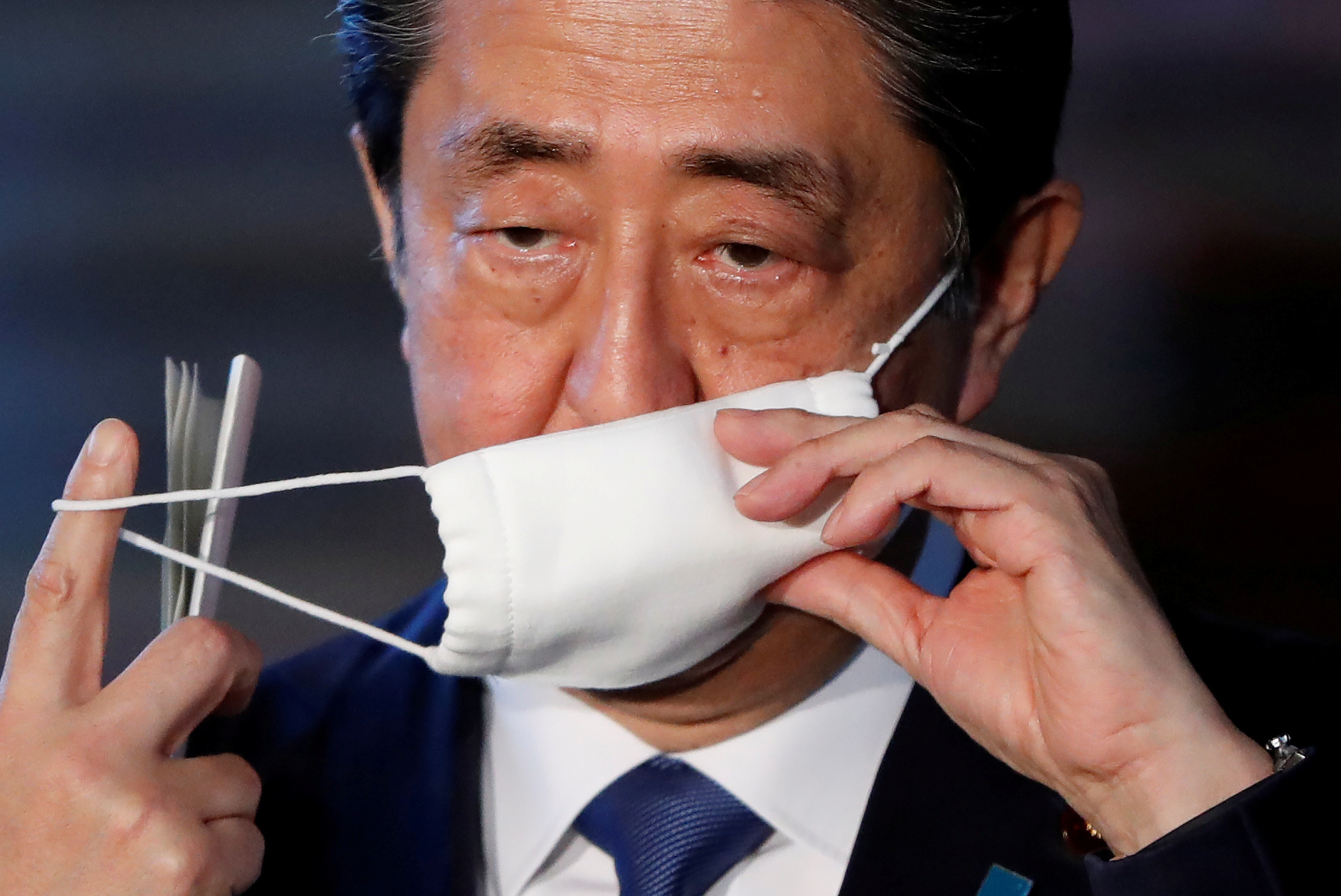 Japão: idas de premiê Shinzo Abe a hospital geram preocupação sobre sua saúde