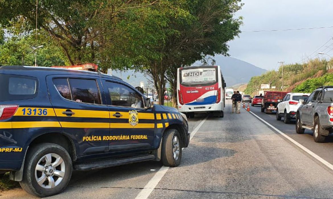 Acidentes de trânsito no feriado de Finados deixam 86 mortos no Brasil