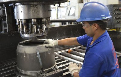 Industria 400x255 - CNI: produtividade do trabalho na indústria cresce 8% no 3º trimestre