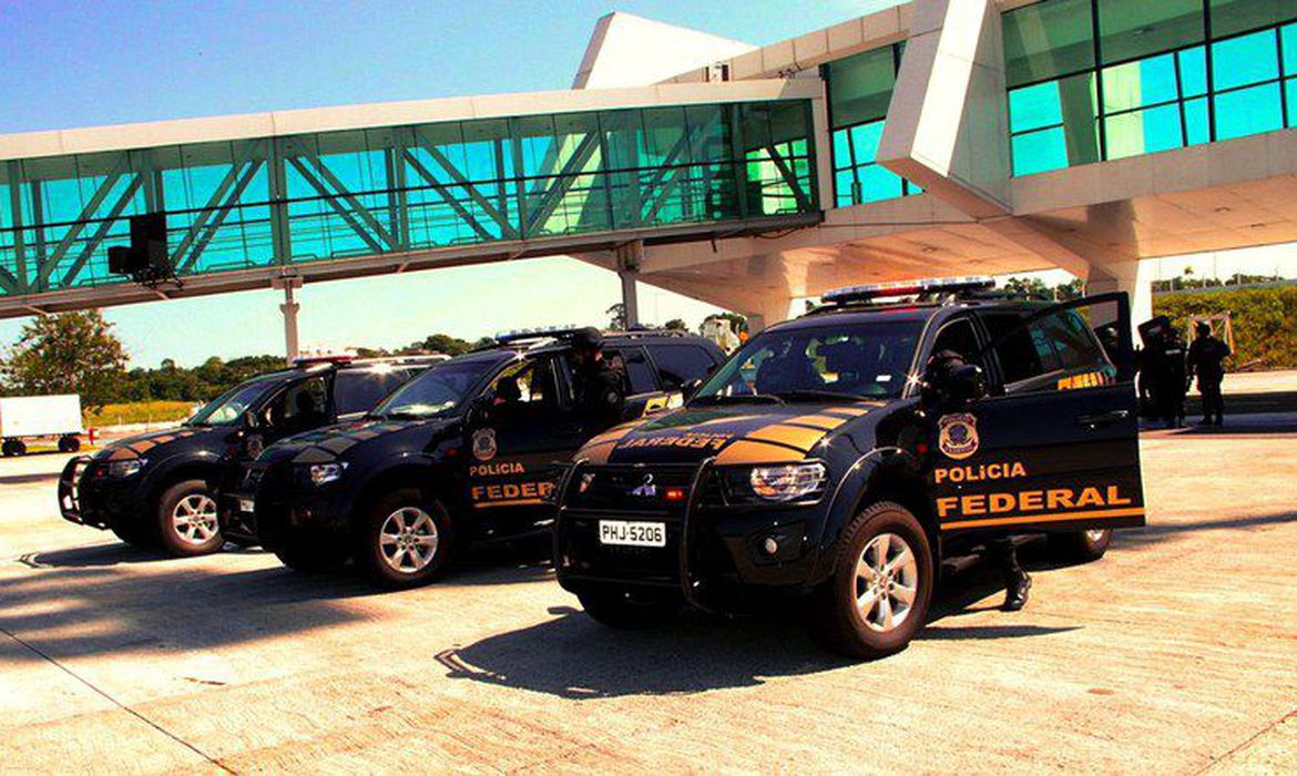 PF prende sete investigados da Operação Overload