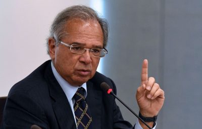 Guedes 400x255 - “Não apostem contra a economia brasileira”, pede ministro