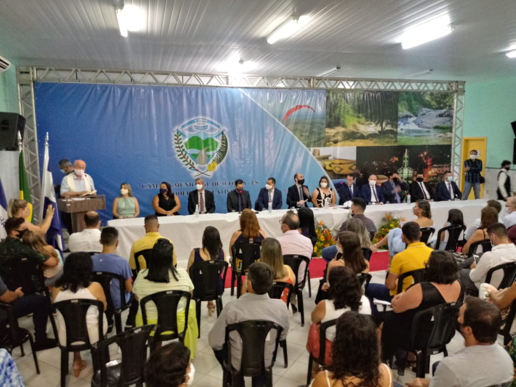 Prefeito eleito, vice e vereadores tomam posse em Iconha