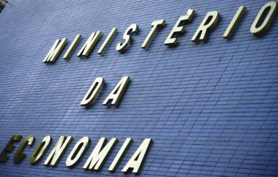 ministerio da economia mcajr abr 090620201940 0 400x255 - Ministério pede avanço de reformas para manter fábricas no país