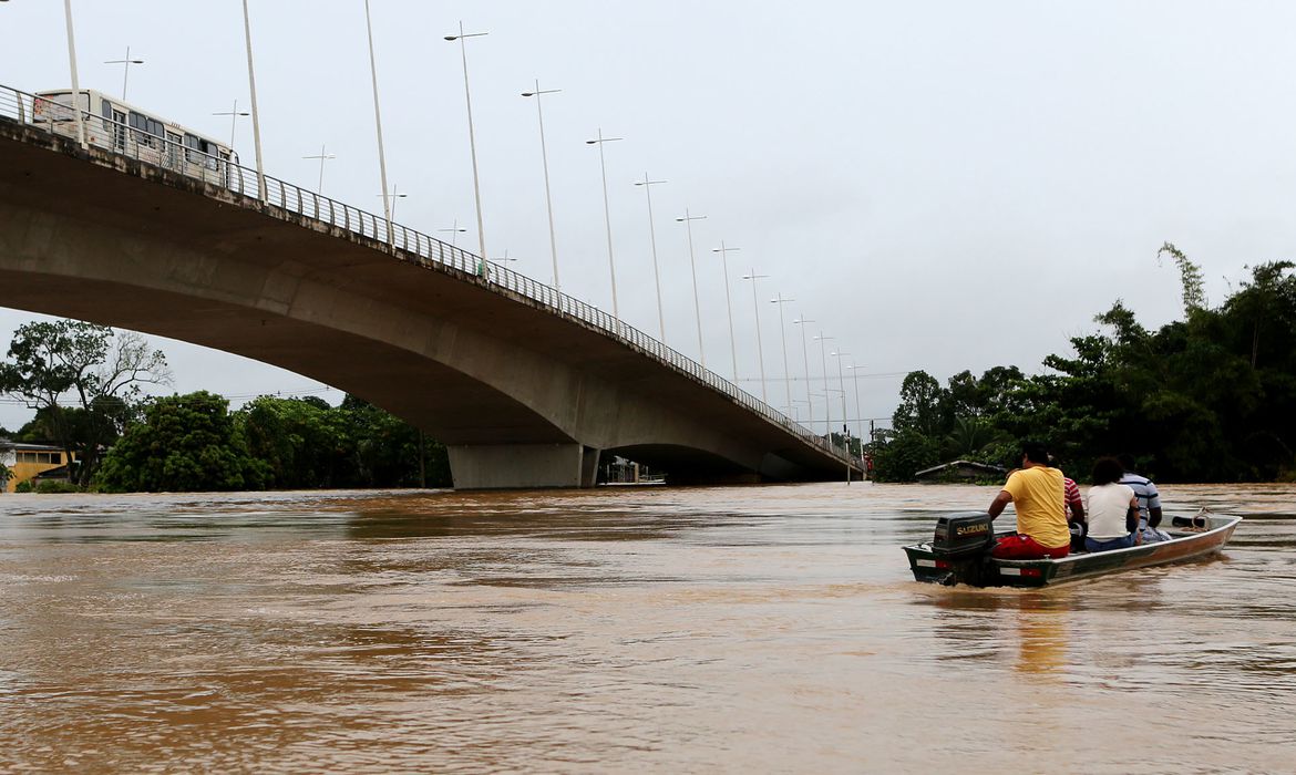 Acre decreta estado de calamidade pública devido a enchentes