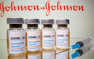 vacina 400x255 - J&J pede que OMS inclua vacina contra covid-19 em lista emergencial