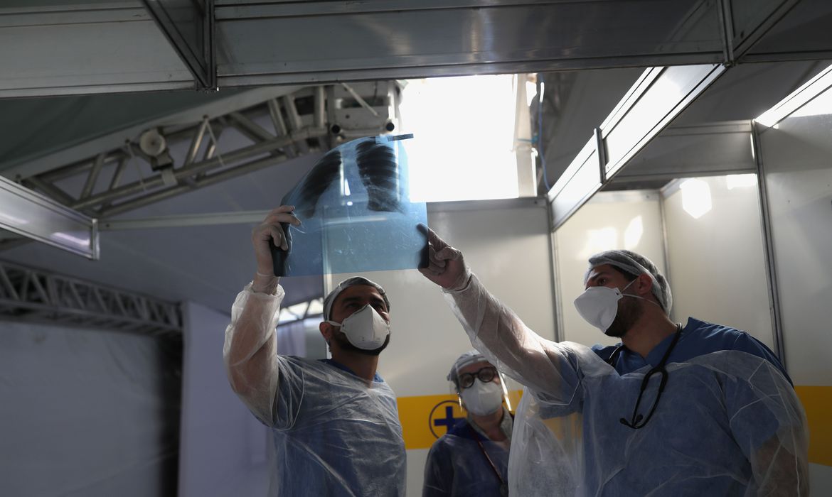 Brasil tem maior número de mortes por covid-19 em um dia: 1.910 óbitos