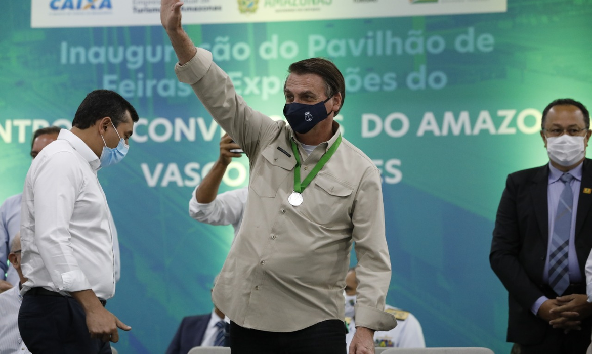 Bolsonaro responsabiliza prefeitos e governadores por desemprego