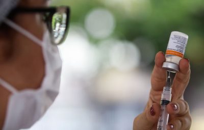vacinacao 400x255 - Covid-19: fim de semana tem entrega de 10,9 milhões de doses de vacina
