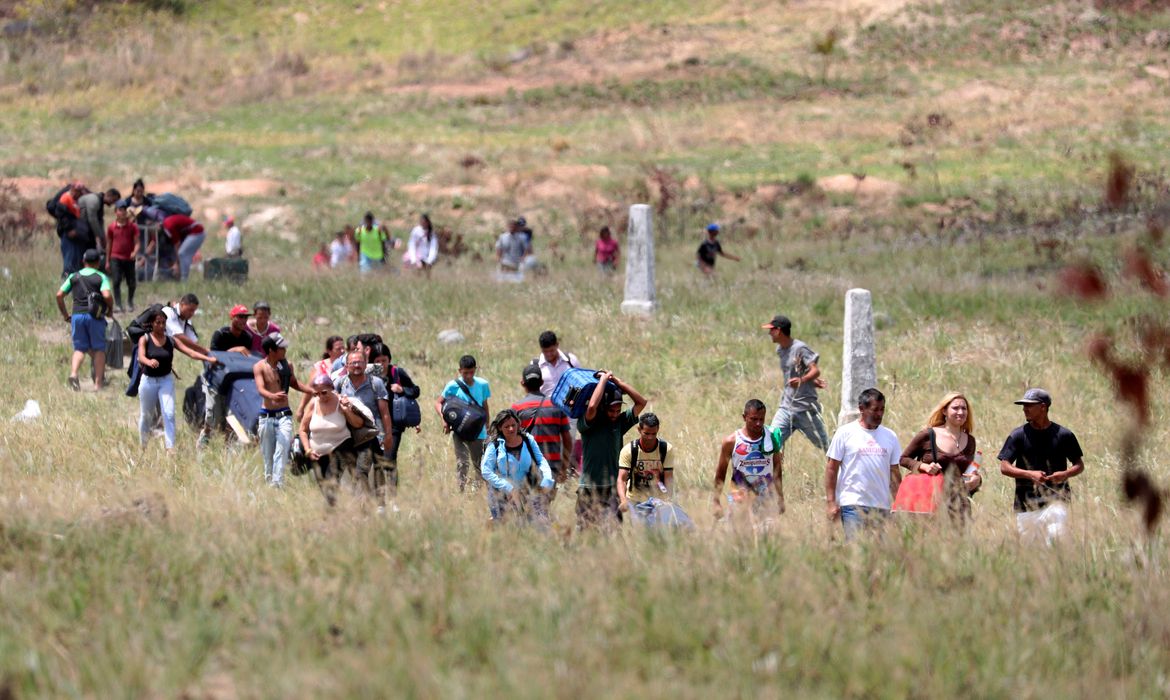 Governo libera entrada de estrangeiros na fronteira com a Venezuela
