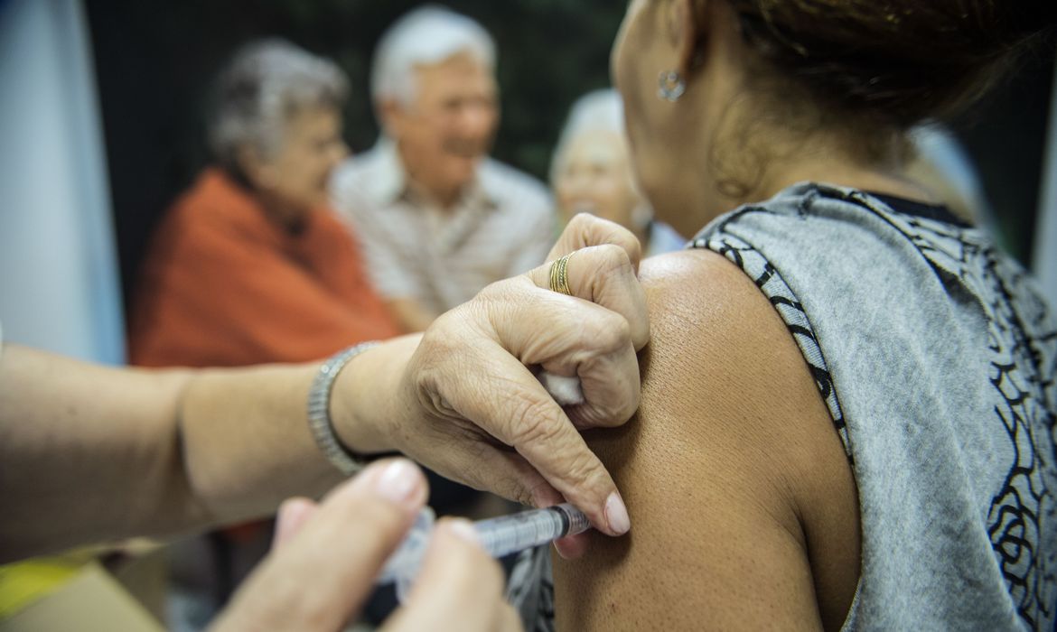 Viana, no Espírito Santo, vacinará população de 19 a 49 anos