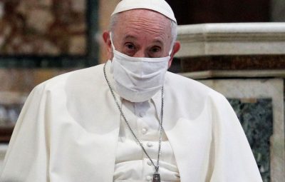 papa 400x255 - Roma: papa Francisco é internado para cirurgia programada no intestino