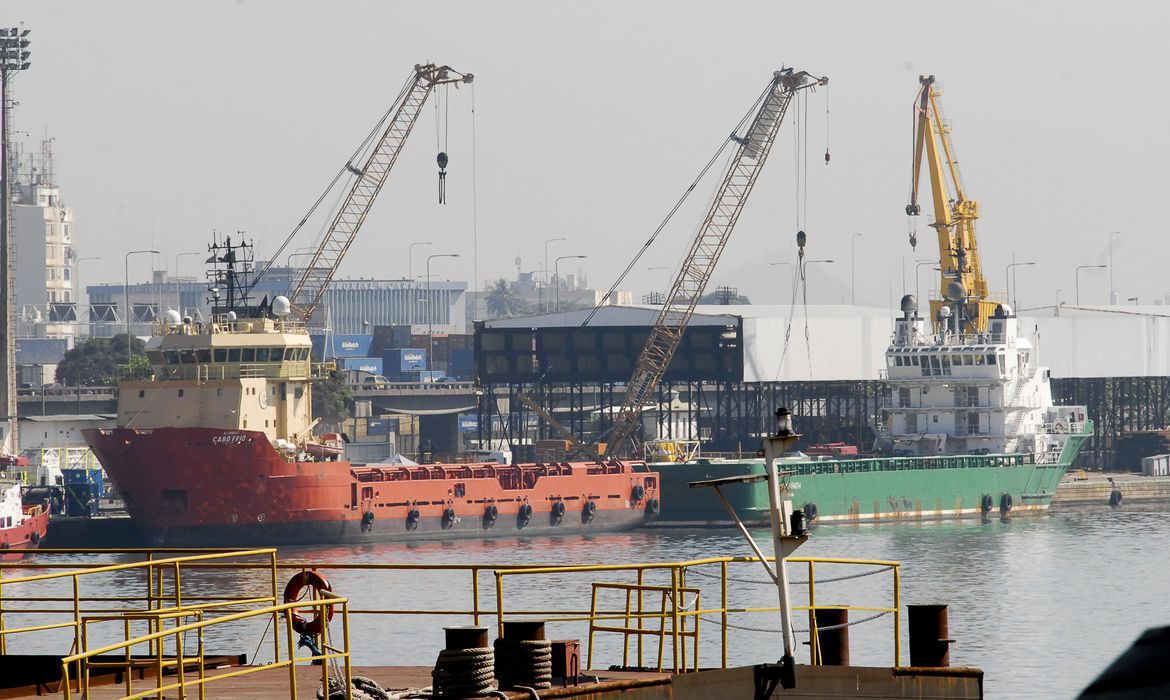 Movimentação de cargas nos portos cresce 9,4% no primeiro semestre