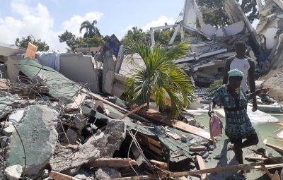 haiti terremoto20 400x255 - Número de mortos por terremoto no Haiti passa de 1.200