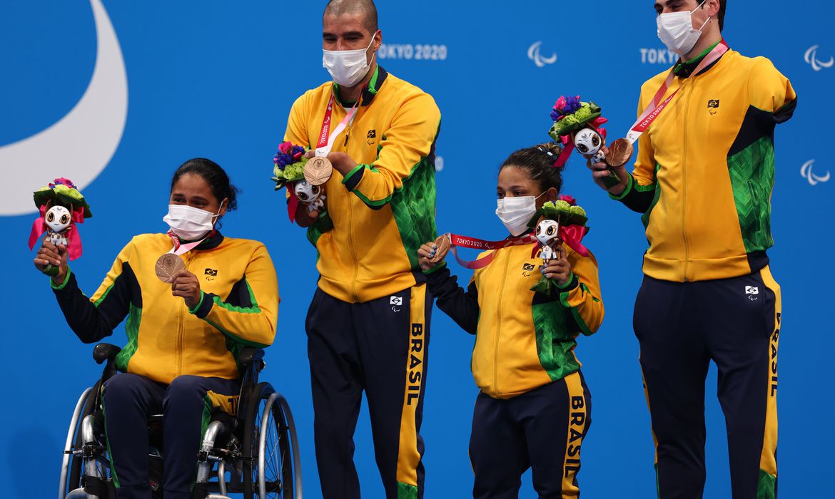 Natação: revezamento misto 4x50m é bronze em Tóquio 2020