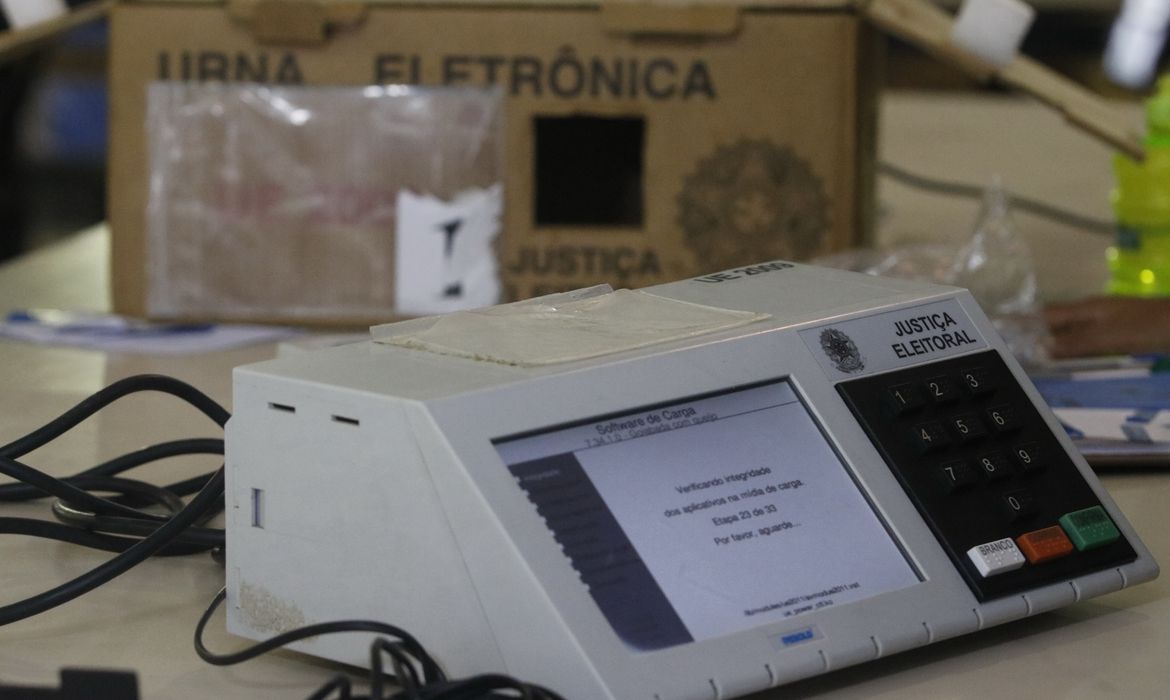 TSE anuncia medidas para fortalecer sistema eletrônico de votação