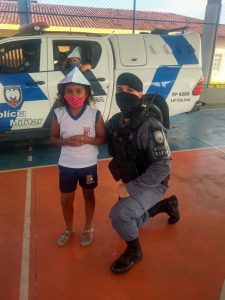 Release 038 1 225x300 - FORÇA TÁTICA DA 10ª CIA IND VISITA ESCOLA EM ANCHIETA EM COMEMORAÇÃO AO DIA DO SOLDADO