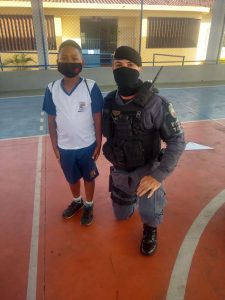 Release 038.1 225x300 - FORÇA TÁTICA DA 10ª CIA IND VISITA ESCOLA EM ANCHIETA EM COMEMORAÇÃO AO DIA DO SOLDADO