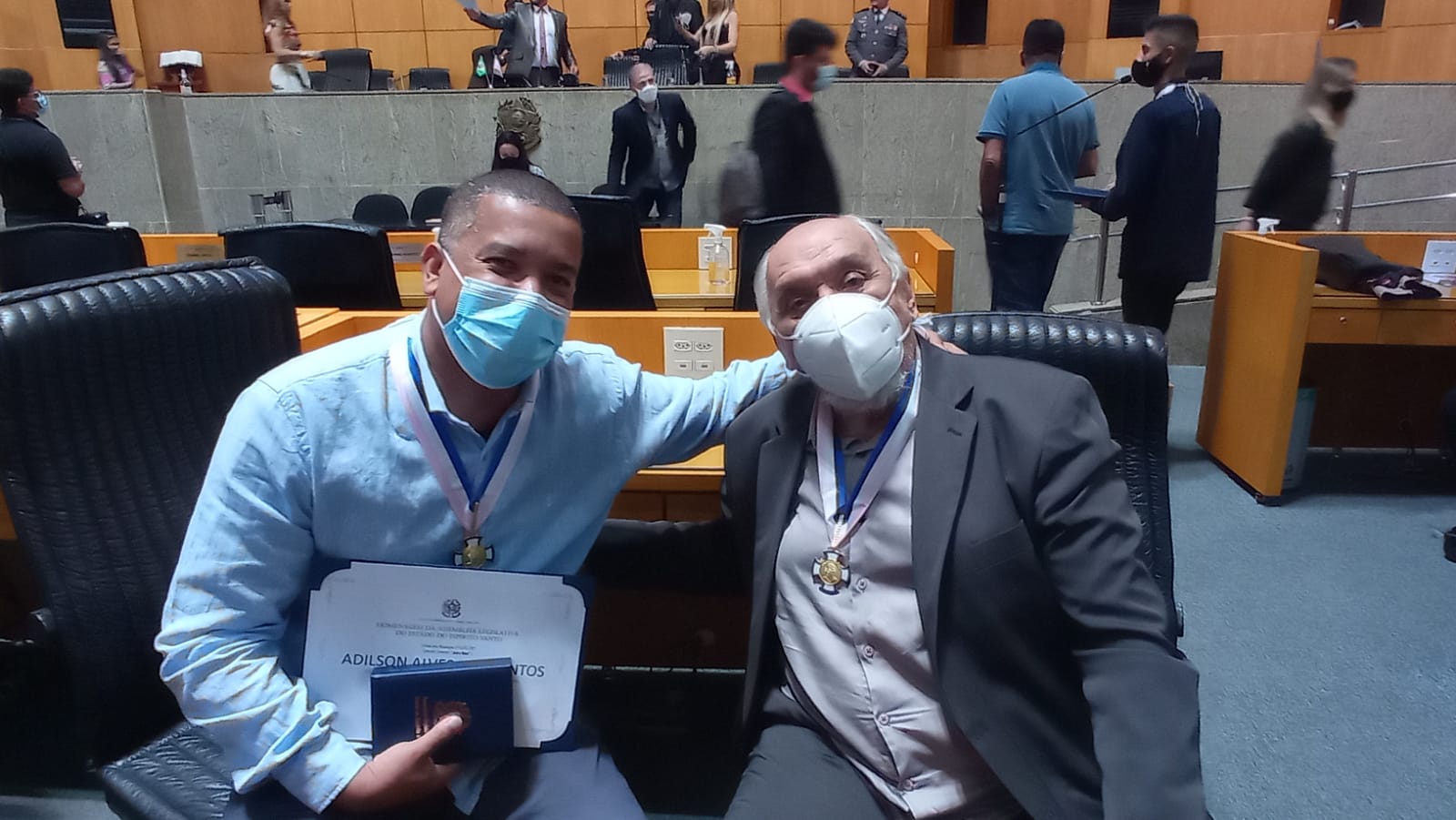 Don Oleari e mais 27 comunicadores receberam Homenagem “Comenda Jairo Maia” em festa na AL/ES