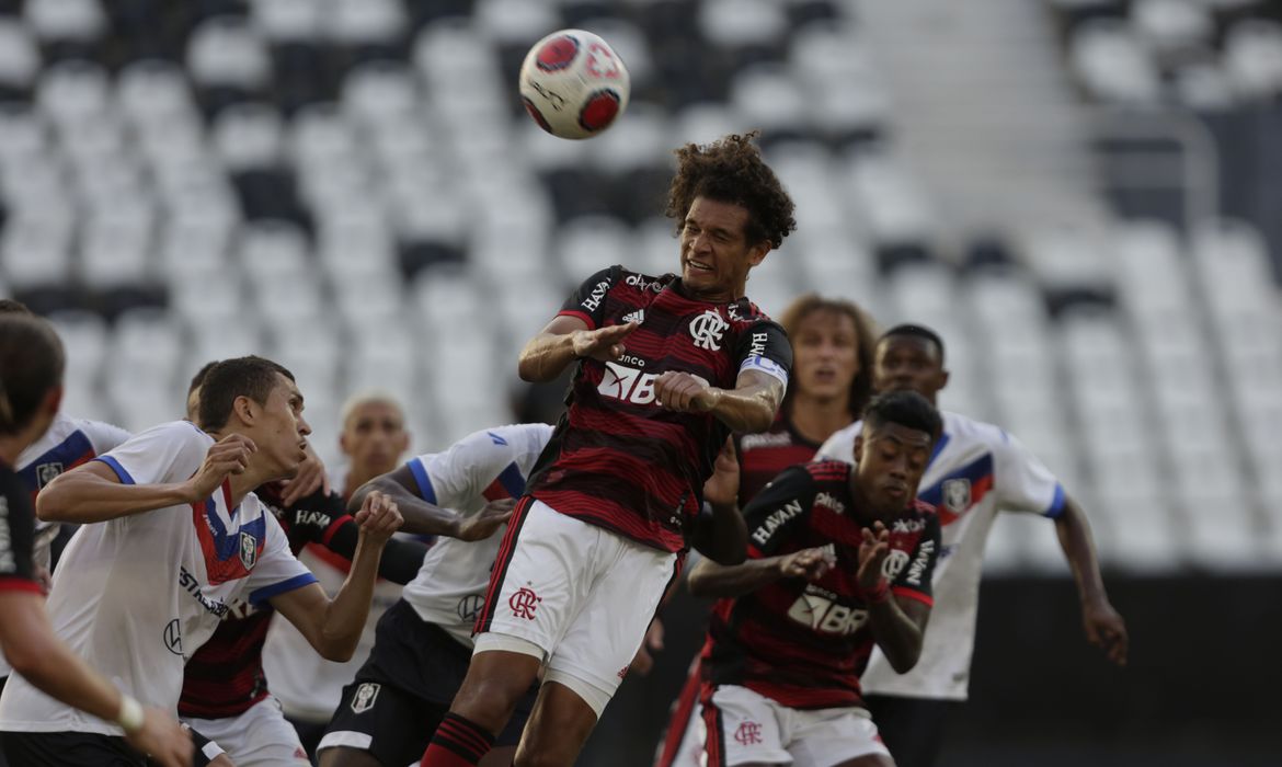 Flamengo leva susto contra Resende e escapa da derrota nos acréscimos