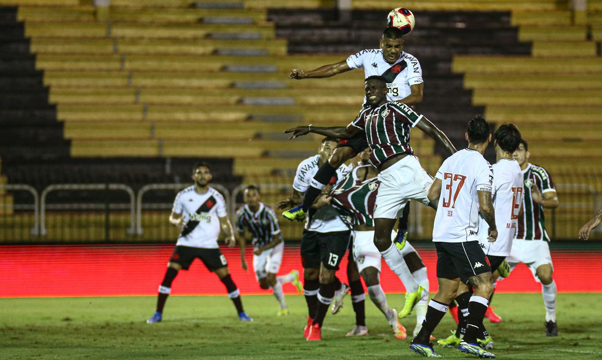 De olho na Libertadores, Fluminense encara Vasco no Carioca
