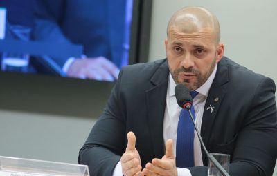 Daniel Silveira 400x255 - Ministro do STF ordena que deputado volte a usar tornozeleira