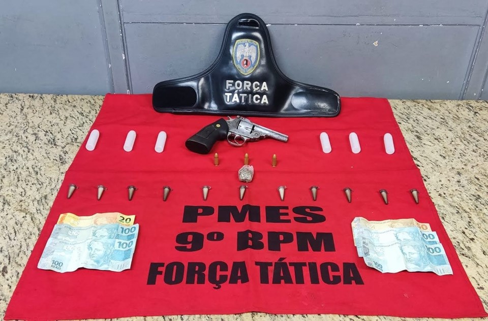 Policiais militares apreendem arma e drogas e recuperam veículo no sul do estado