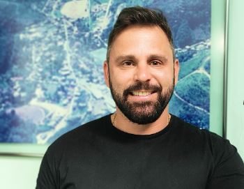 Vice-prefeito de Vargem Alta, Alan Altoé, abandona o barco de Elieser, enfraquecendo o grupo político do prefeito