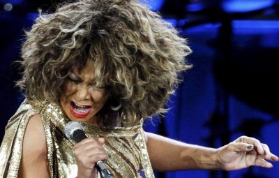 a cantora tina turner 1562700847411 v2 900x506 400x255 - Tina Turner, cantora americana rainha do rock n' roll, morre aos 83 anos