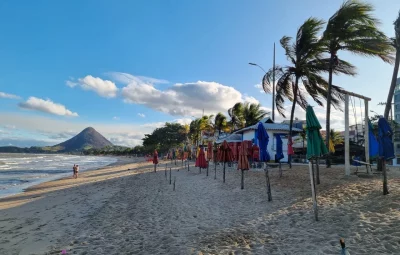 inline 00116179 00 400x255 - Em Piúma quiosques começam a ser demolidos para a construção da nova orla da cidade das conchas